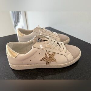 Vintage Havanas White and grey with Gold Star Sneakers size 8